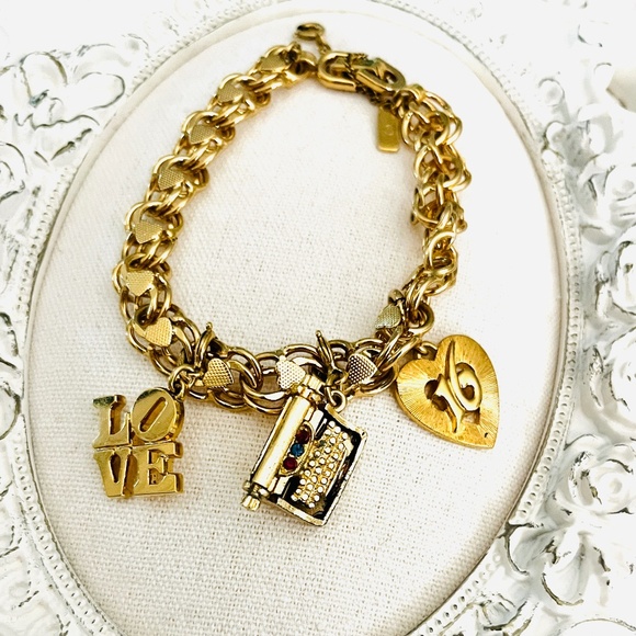 Monet Vintage Gold tone Charm Bracelet - Picture 1 of 3